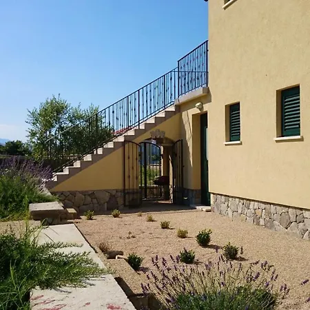 Διαμέρισμα Garden *